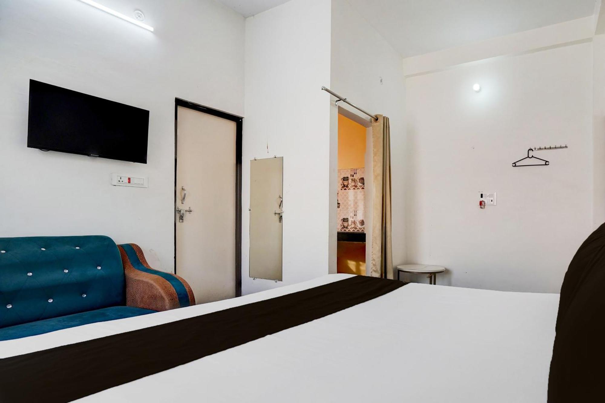 Hotel O Ramdut Palace Guest House Faizabad Exterior photo