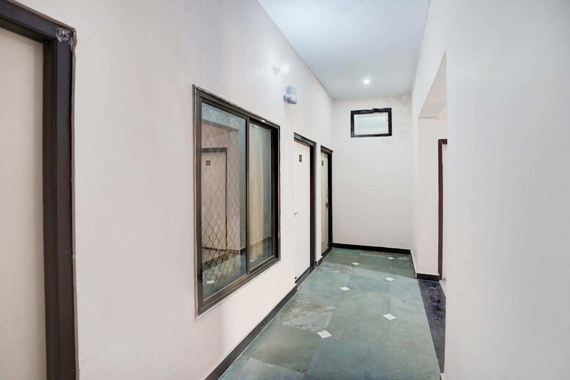 Hotel O Ramdut Palace Guest House Faizabad Exterior photo